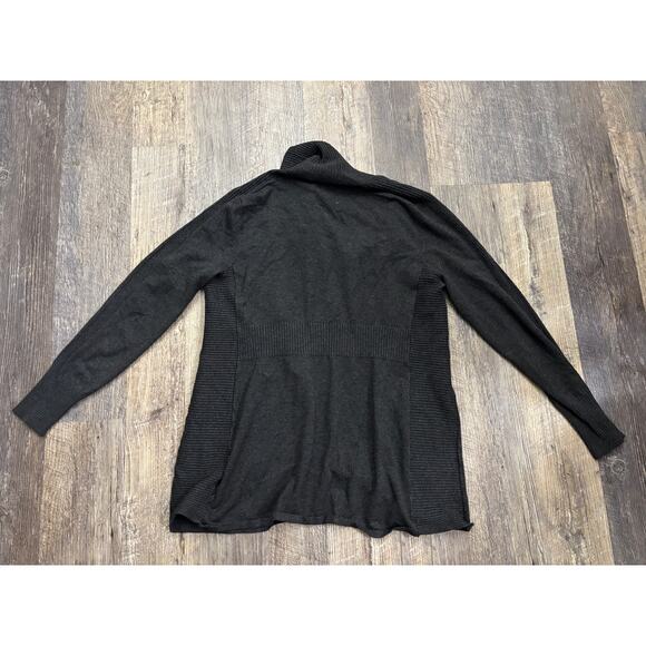 Cable & Gauge Women's Cardigan - Picture 6 of 6